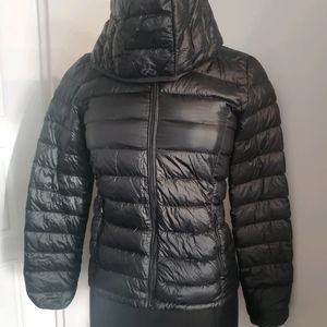 Aritzia puffer jacket NWOT